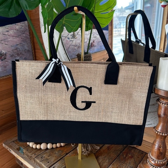 too design Handbags - New Black and Tan Tote Bag with Monogram letter G
